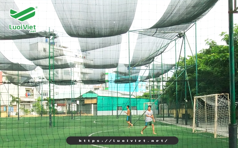 su-dung-luoi-che-nang-cho-san-the-thao